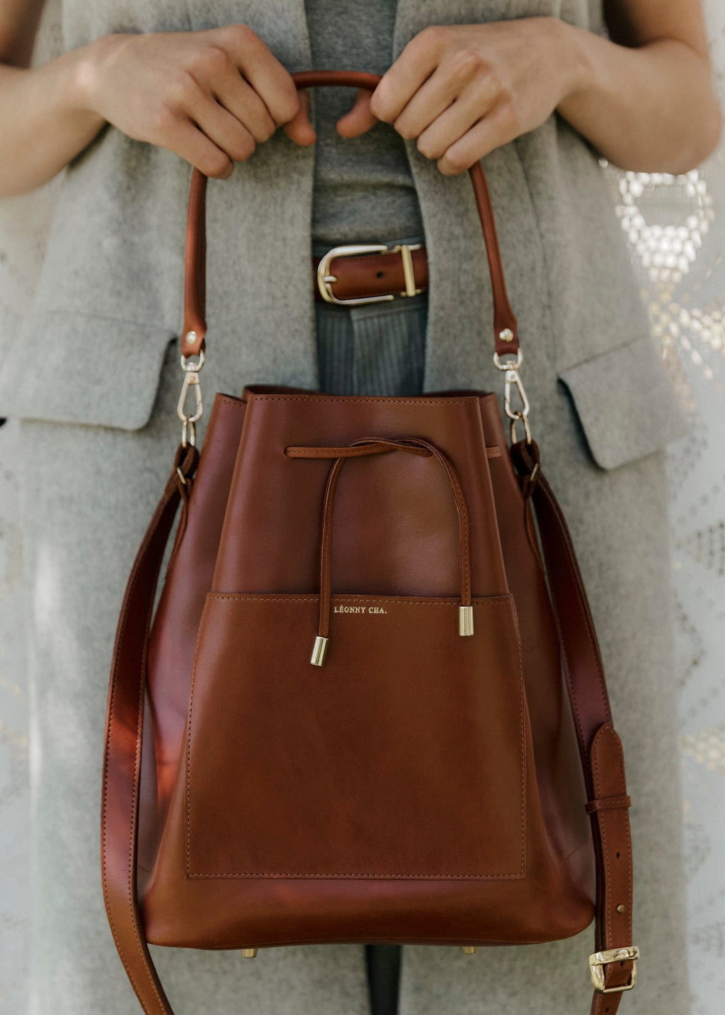 L’Intemporel – Sac seau en cuir avec cordon, artisanal et made in France - Léonny Cha