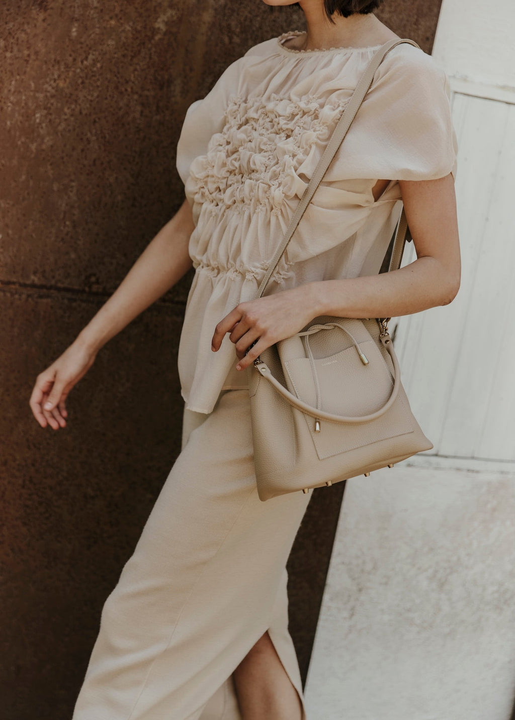 L’Intemporel – Sac seau en cuir avec cordon, artisanal et made in France - Léonny Cha