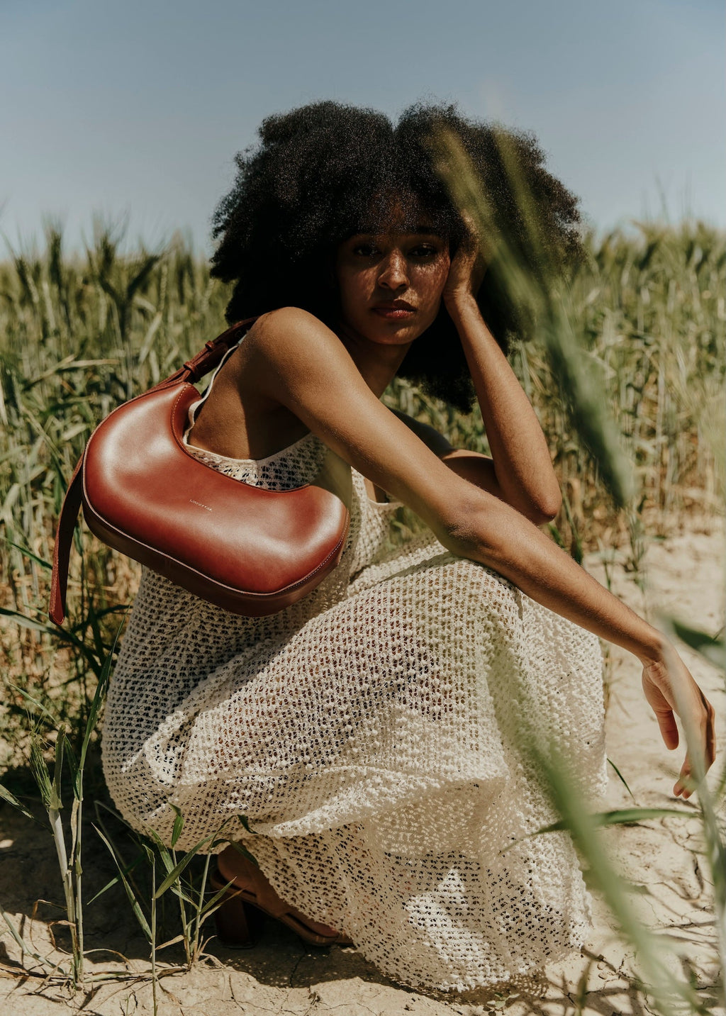 Le Dune – Sac demi - lune en cuir, élégant et artisanal, made in France - Léonny Cha