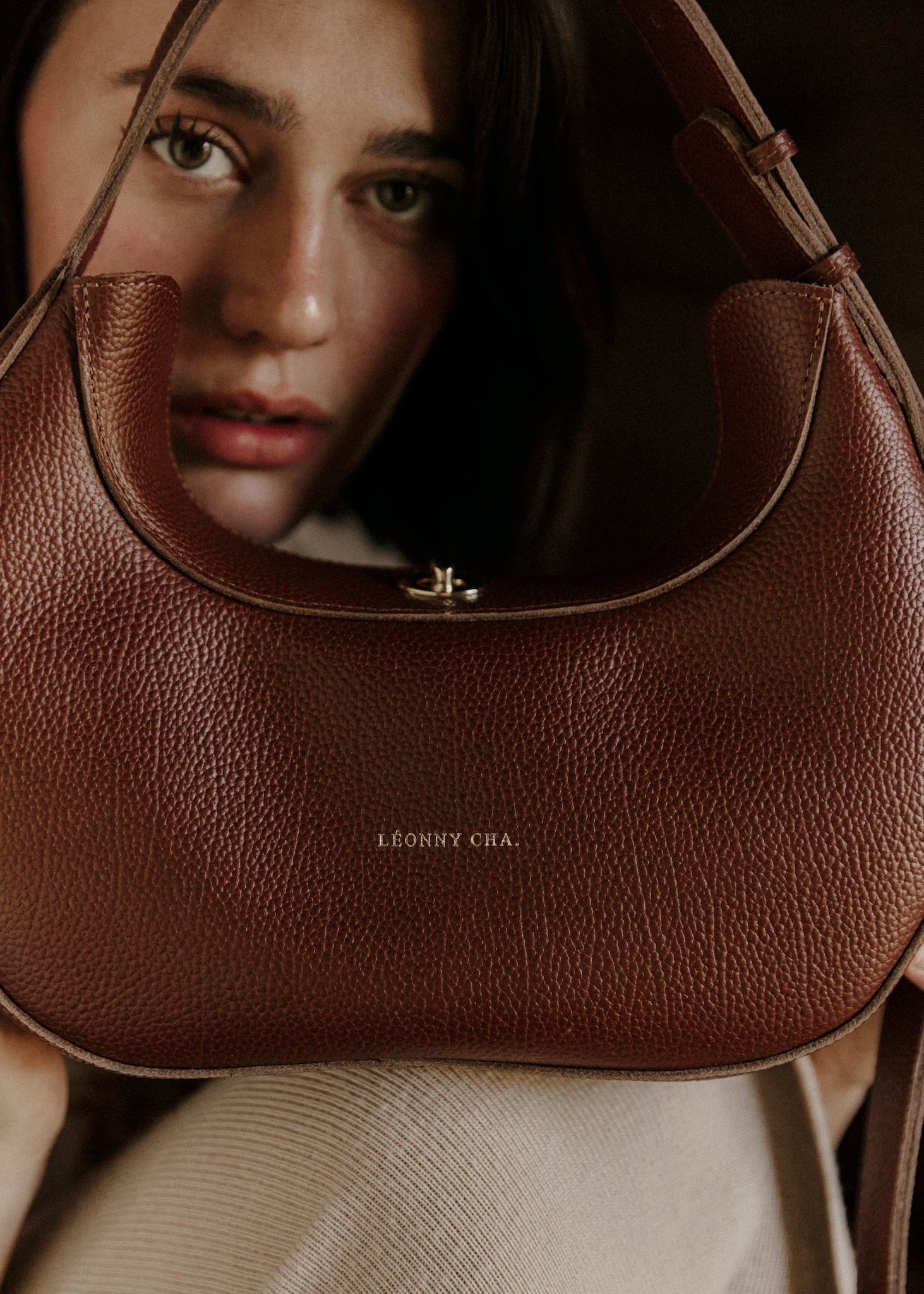 Le Dune – Sac demi - lune en cuir, élégant et artisanal, made in France - Léonny Cha