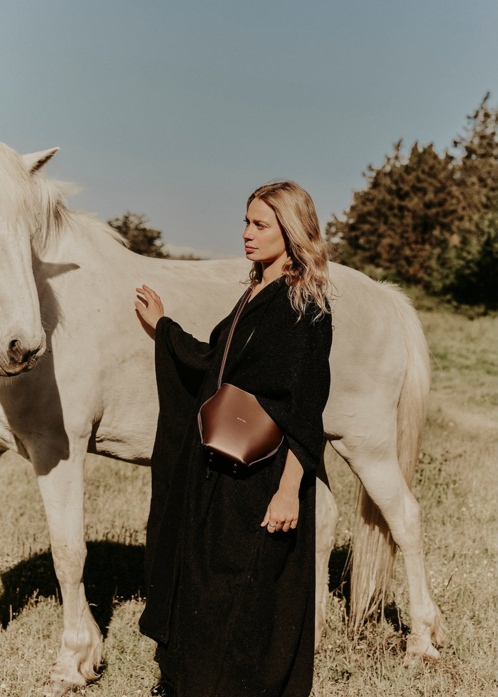 L’Audacieux – Sac seau pliage sans couture en cuir, design artisanal français - Léonny Cha