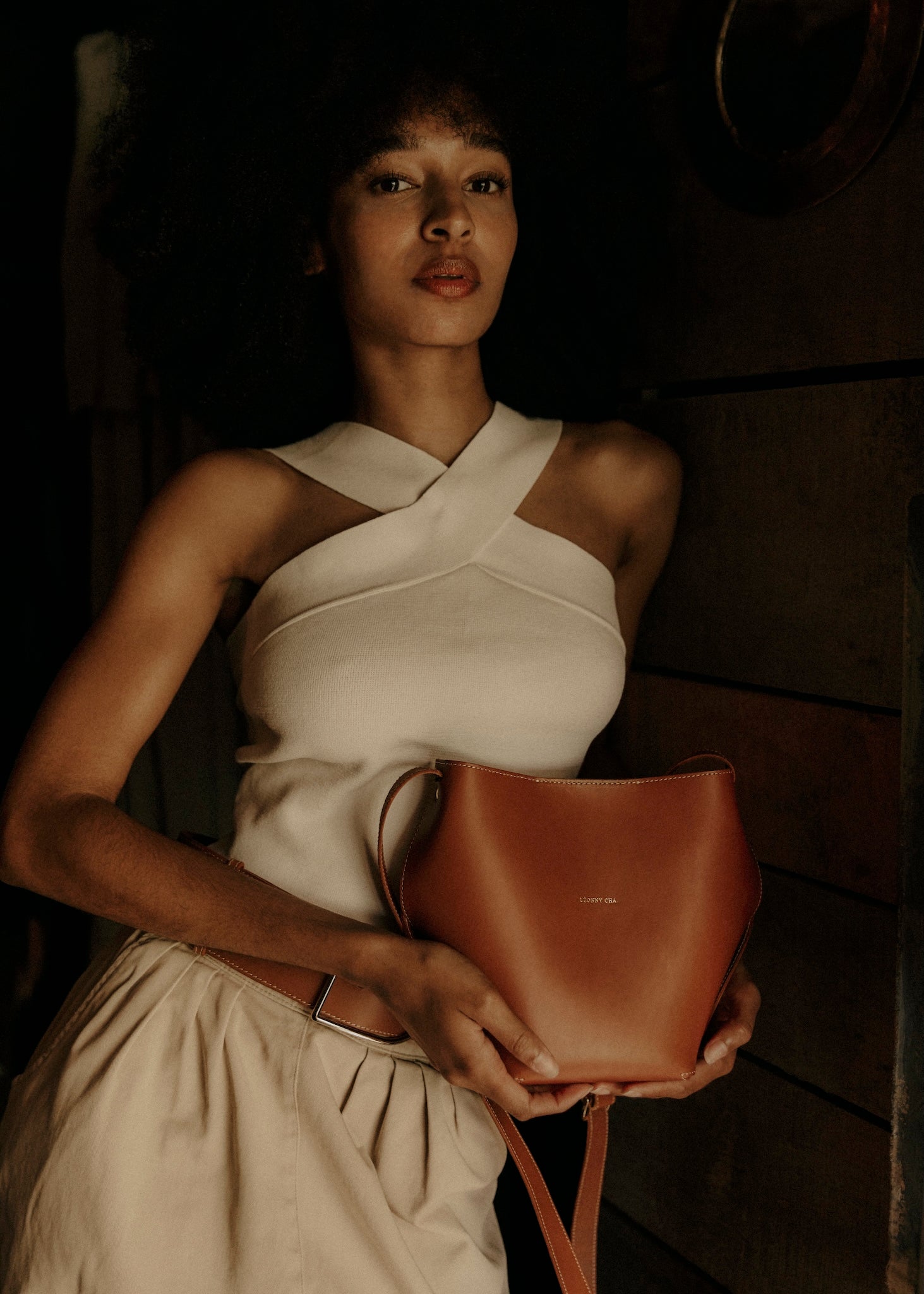 L’Audacieux – Sac seau pliage sans couture en cuir, design artisanal français - Léonny Cha