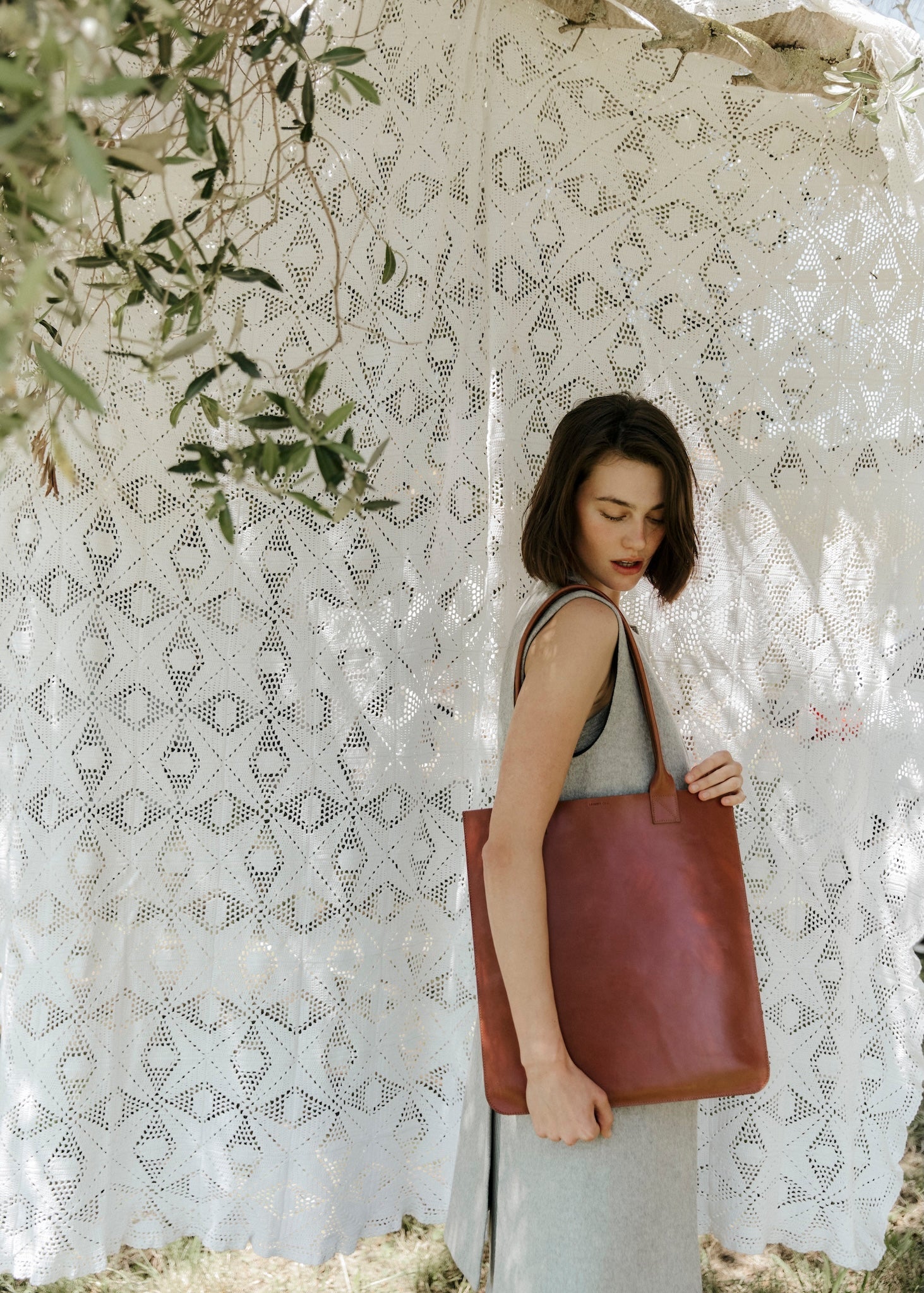 Le Minimaliste – Tote bag en cuir unisexe pour ordinateur et documents, made in France - Léonny Cha