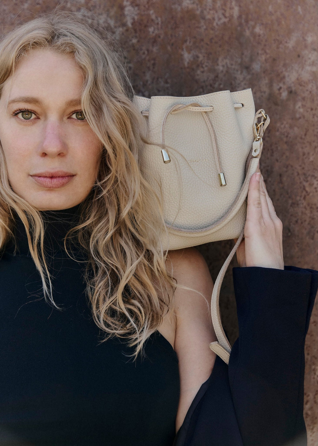 Le Précieux – Mini sac seau en cuir, format compact artisanal français - Léonny Cha