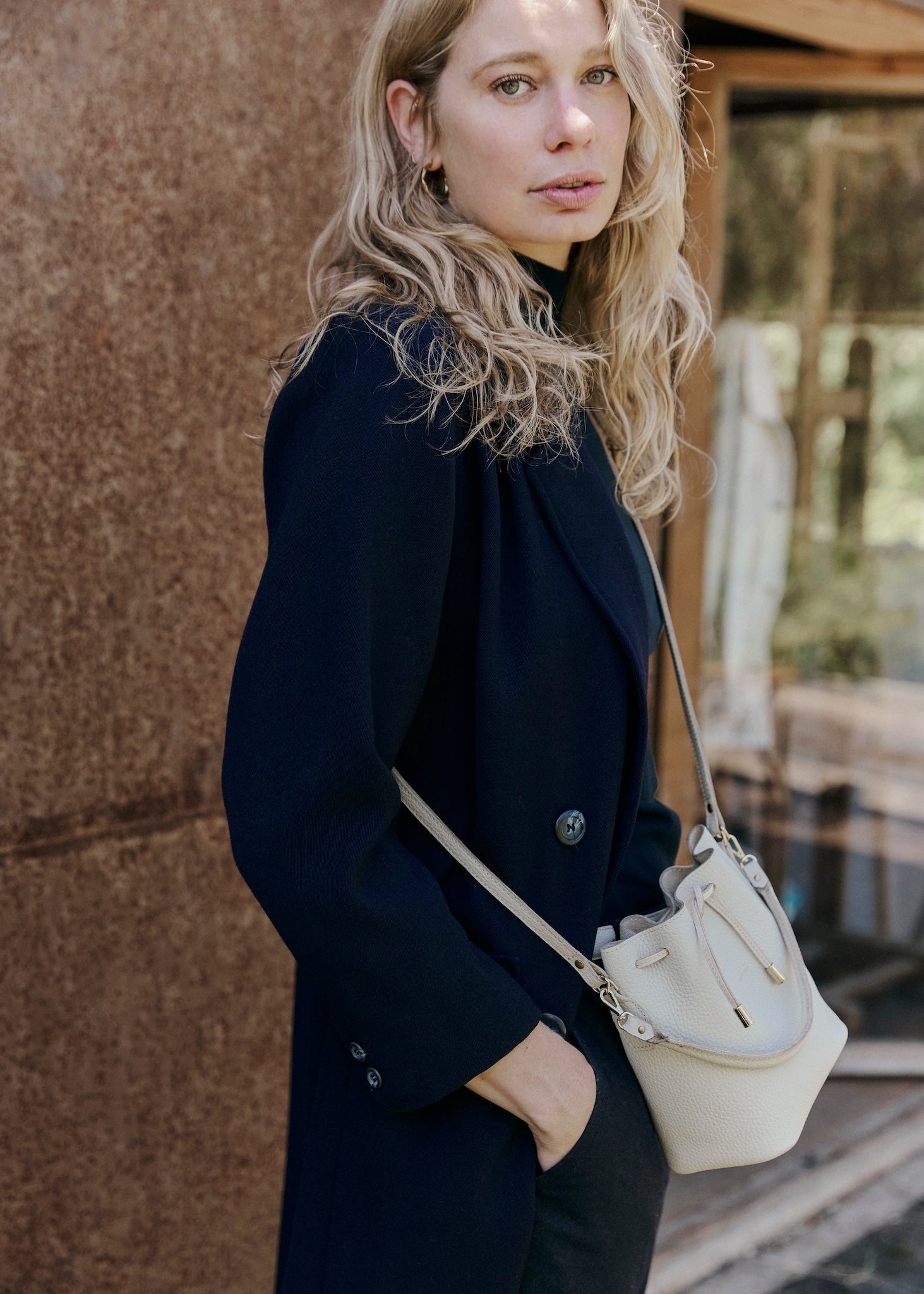 Le Précieux – Mini sac seau en cuir, format compact artisanal français - Léonny Cha